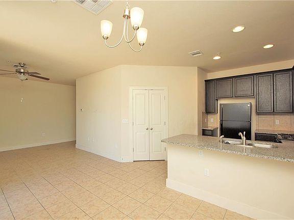 3rd image of 2208 Creekside Ln APT C