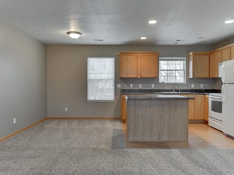 6758 S 181st Ct — Photo 7