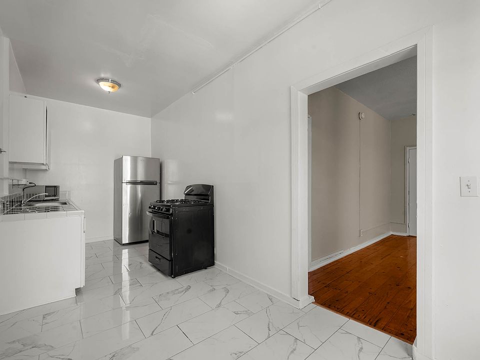 1st image of 1746 N Cherokee Ave APT 3K