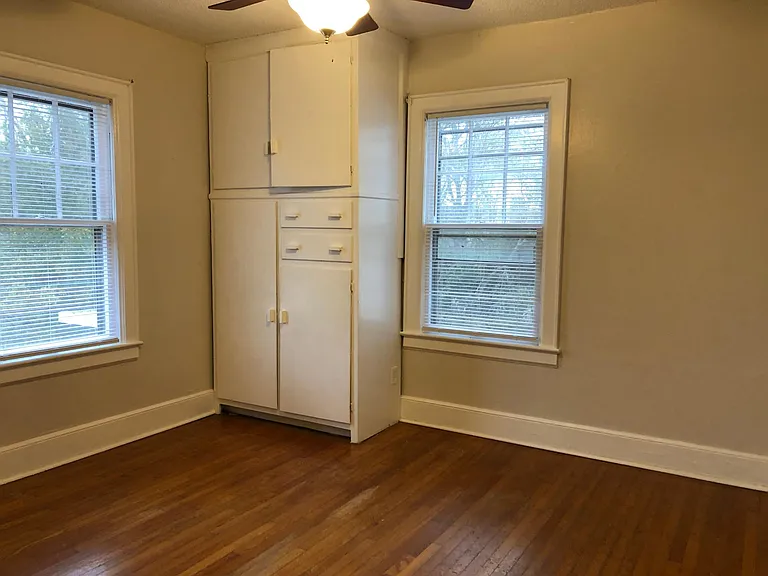 115 E Meadowbrook Dr — Photo 11