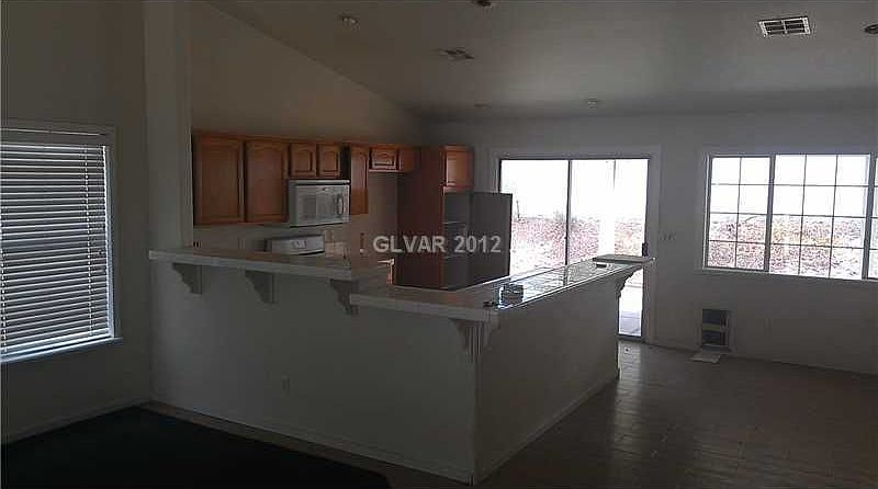 2nd image of 238 Misty Garden St