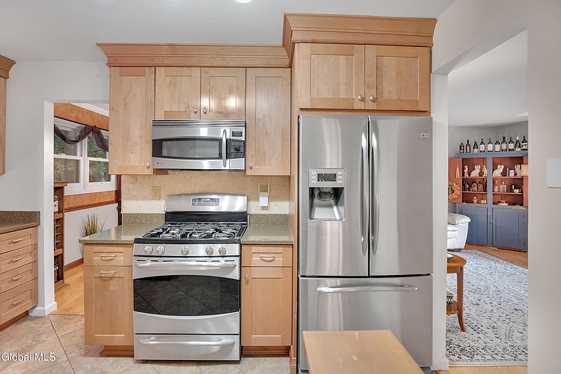 3rd image of 73 Wineberry Lane