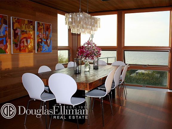 2nd image of 232 Bay Walk