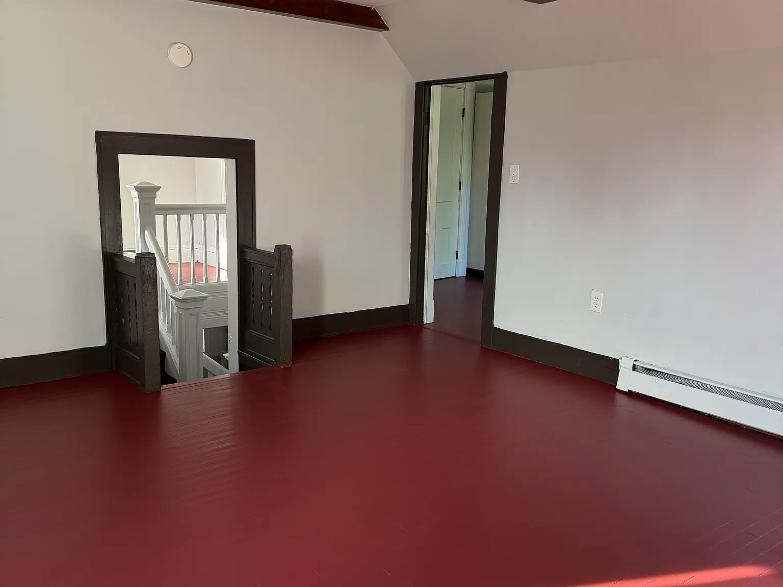 3 bed, 950 sqft, $2,500 — Photo 2