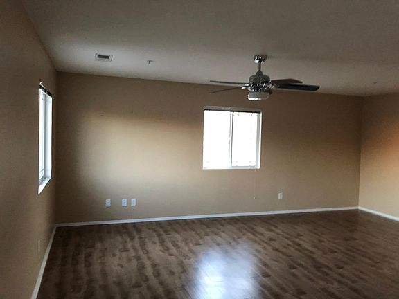4th image of 6072 Bel Air Dr
