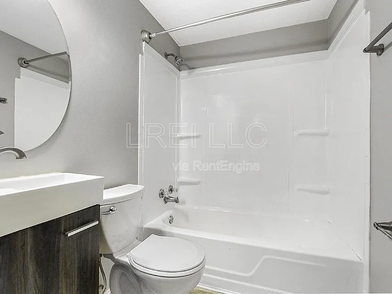 817 Lancelot Ct — Photo 16