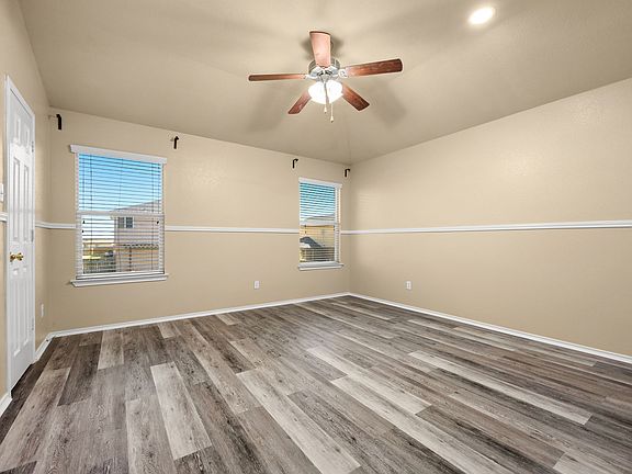 4th image of 1804 Terry Dr