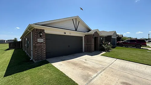 2012 Canterbury Dr Photo 1