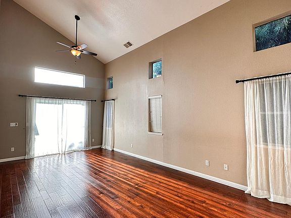 3rd image of 9504 Lakewind Ln