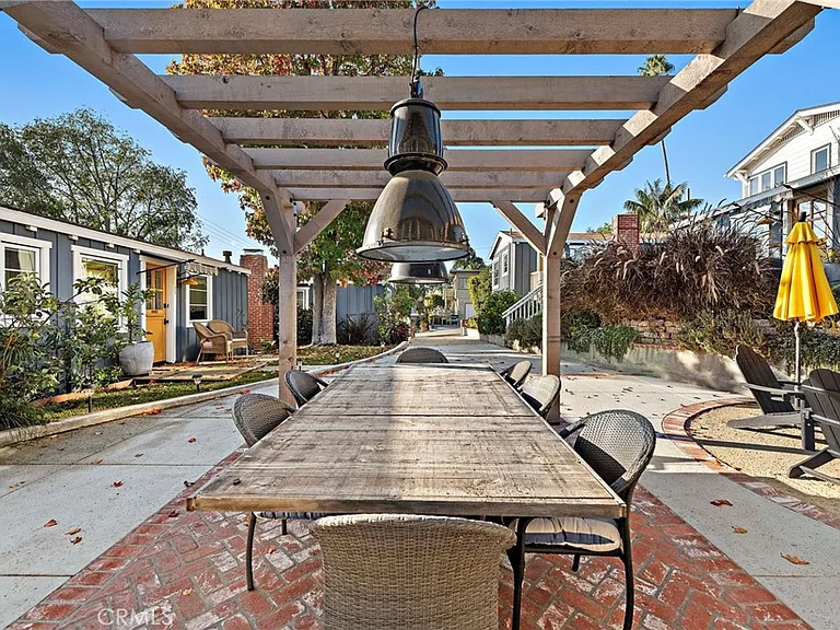 231 Cajon St — Photo 2