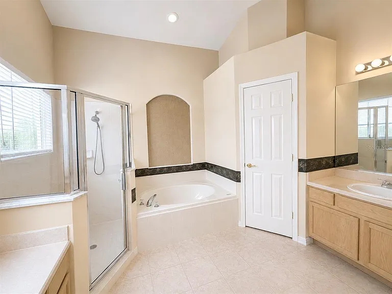 15849 Mercott Ct — Photo 5