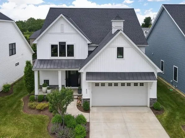 490 Eagle Point Dr, Lyndhurst, OH 44124