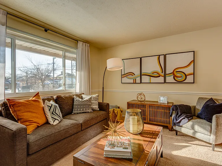 Euclid Apartments — Photo 7