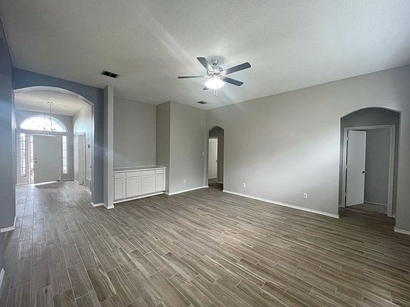 4th image of 7709 Amsterdam Ln