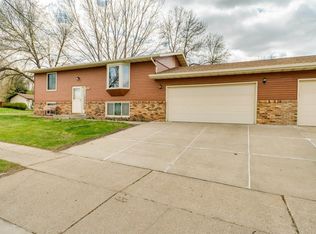 1828 N 19th St, Bismarck, ND 58501