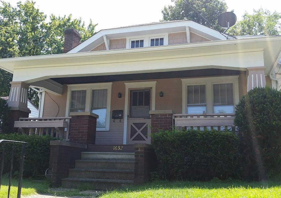 1st image of 1632 Roosevelt Ave