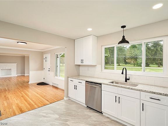 5th image of 3265 Ridgewood Rd