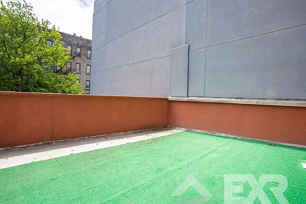 Rented by EXR | media 2