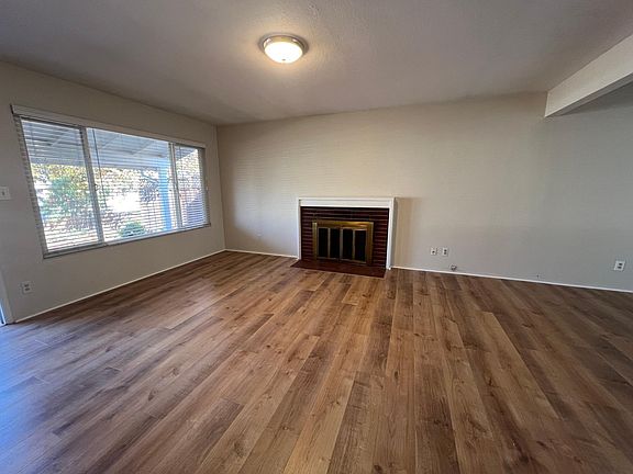 4th image of 4466 Alex Dr
