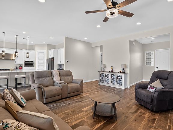 3rd image of 3228 E SADDLETREE Way