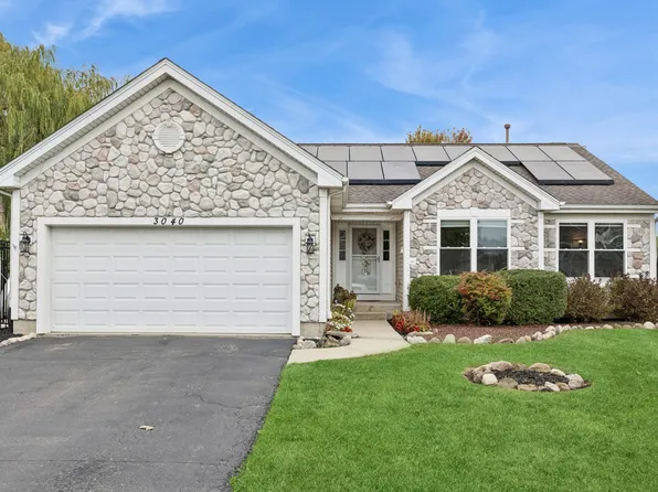 3040 Banbury Ln, Lake In The Hills, IL 60156