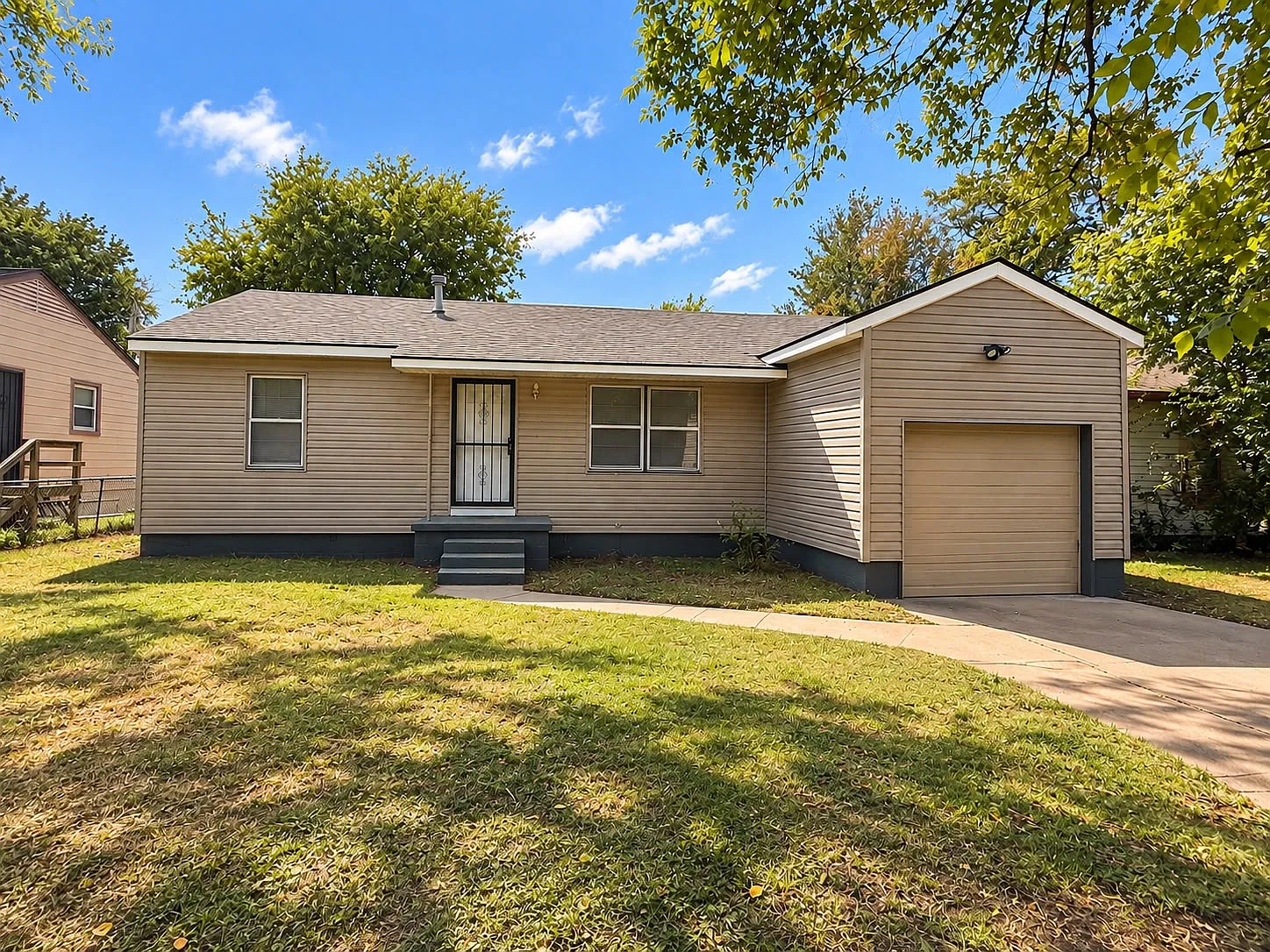 3 bed, 1138 sqft, $1,300 — Photo 1