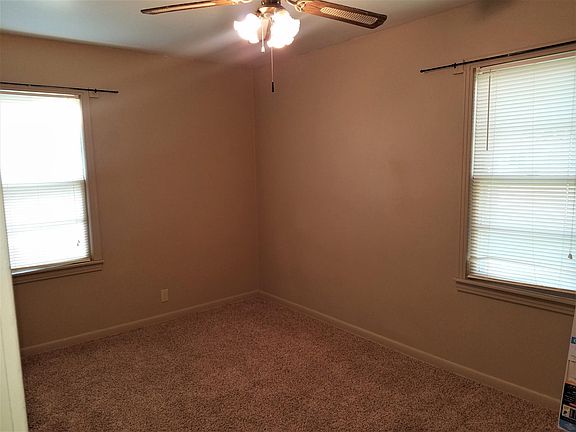 3rd image of 300 W Summey Ave