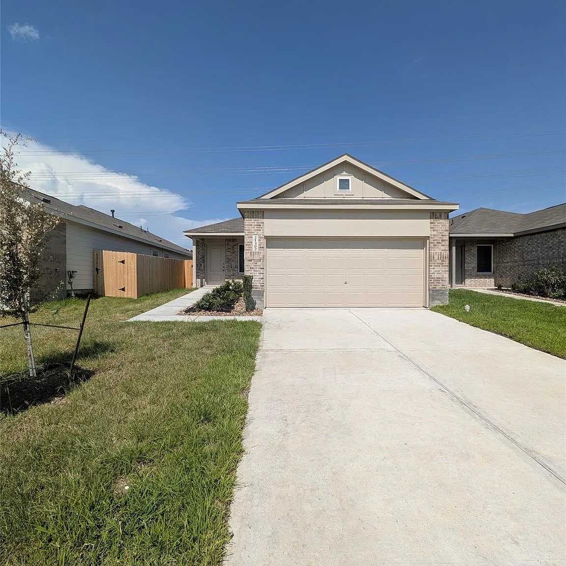 3 bed, 2.0 bath, 1409 sqft, $2,250 — Photo 2