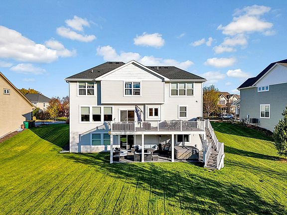 5th image of 2885 White Pine Way
