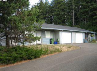 255 Ackerman Ave, Coos Bay, OR 97420