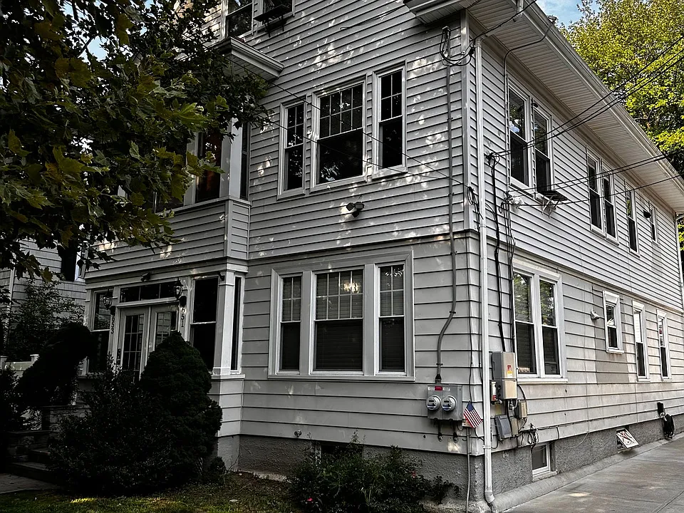 651 Pleasant Valley Pkwy
