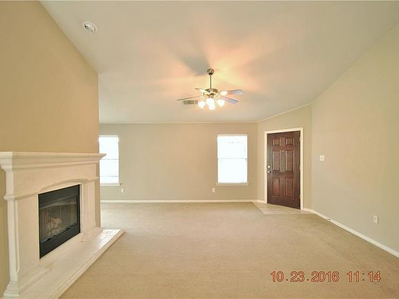 4th image of 3172 Hollow Valley Dr