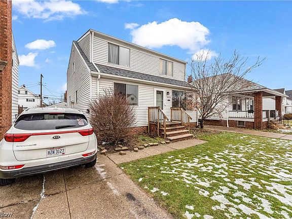2nd image of 10725 Vernon Ave #1
