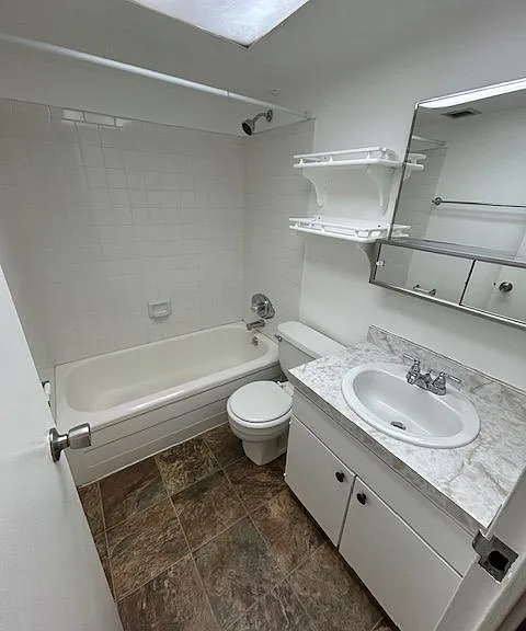 Residence at Governors Park — Photo 32