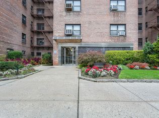 3190 140th St #2E, Flushing, NY 11354
