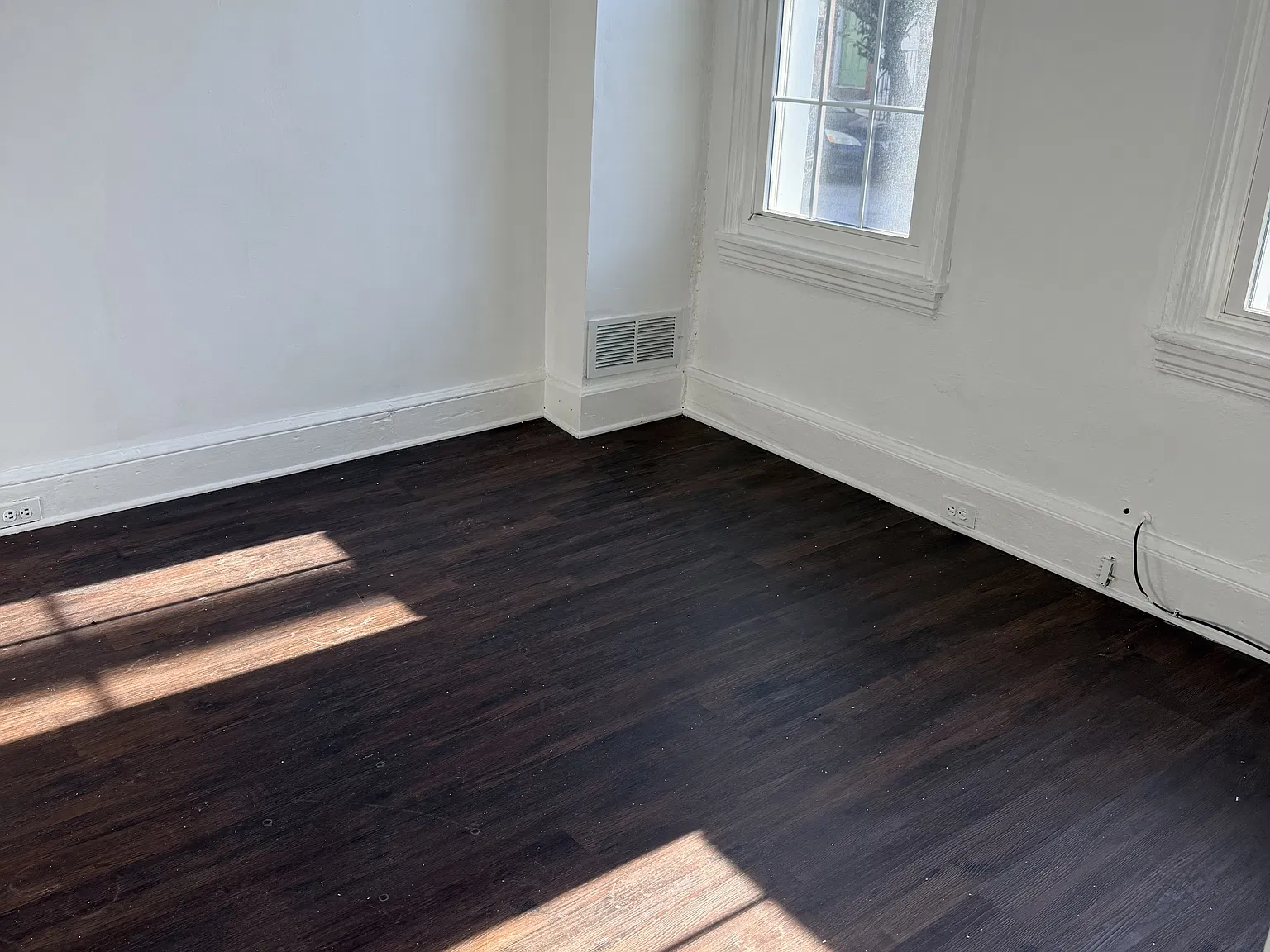 843 N Spruce St — Photo 2