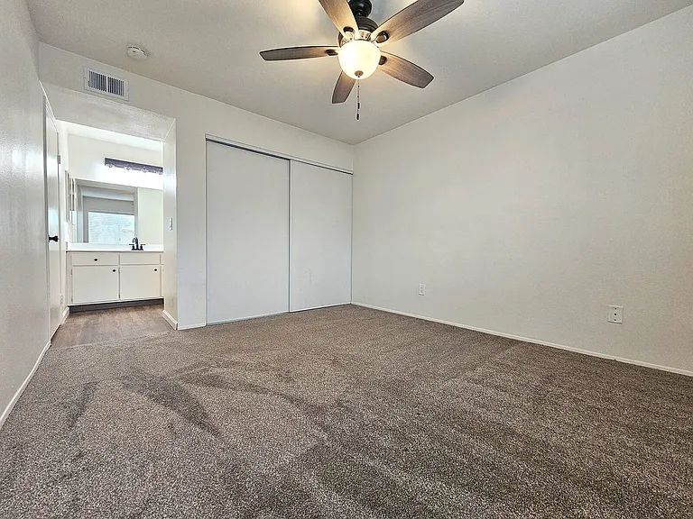 Palm Villas Apartments — Photo 17