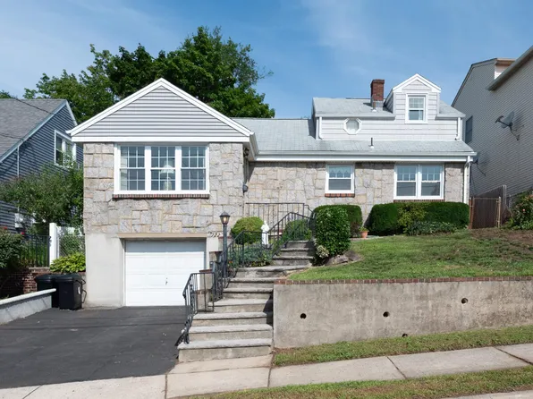 722 7th St, Carlstadt, NJ 07072
