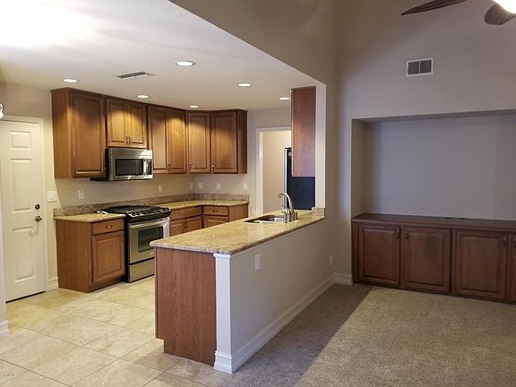 2nd image of 525 NE 45th Ct