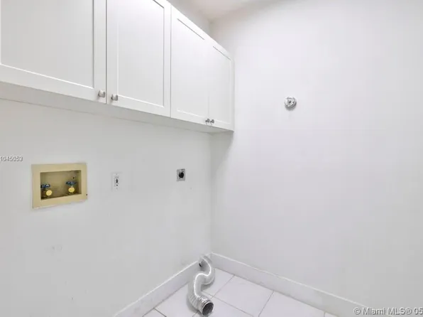 12375 NW 10th Dr, Pompano Beach, FL 33071