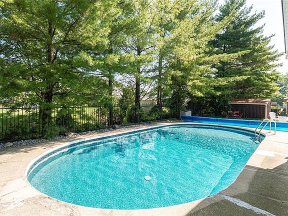 2nd image of 3316 Wedgewood Dr