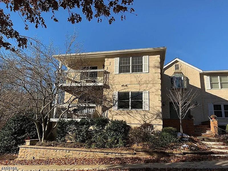 2 bed, 1134 sqft, $3,300 — Photo 1
