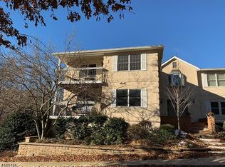 11 E Heritage Dr, Chatham, NJ 07928