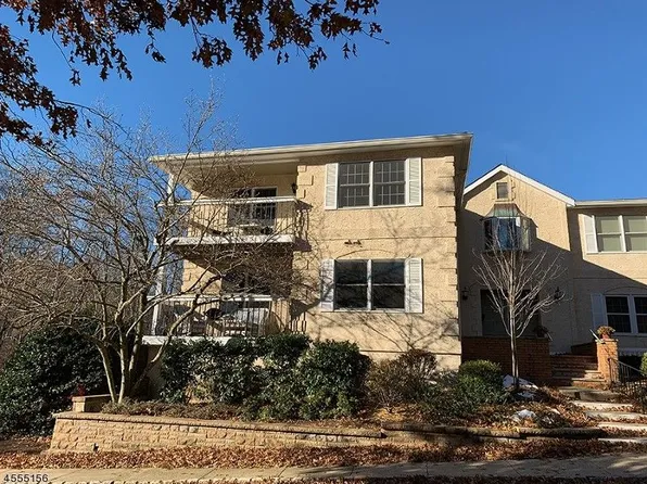 11 E Heritage Dr, Chatham, NJ 07928