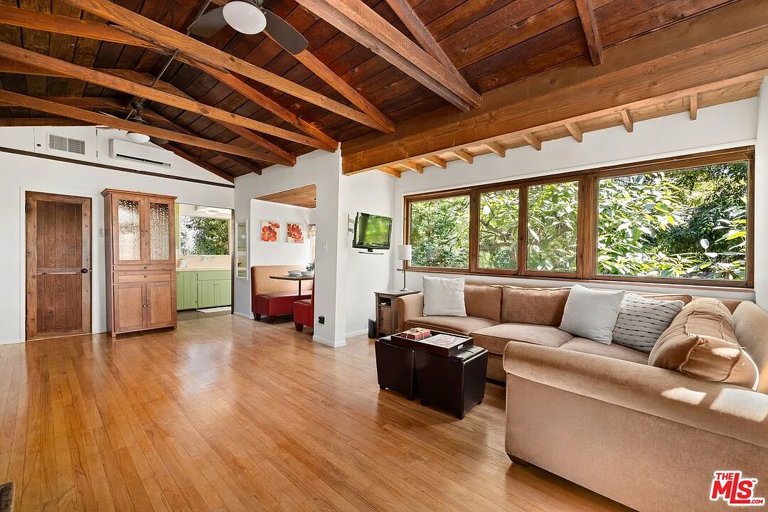 1 bed, 822 sqft, $4,995 — Photo 2