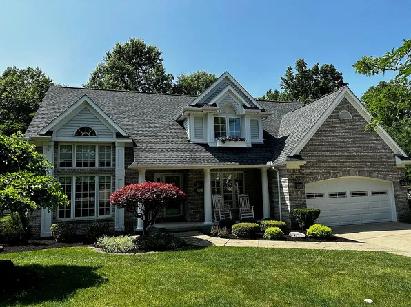 70 Midway Dr, Orchard Park, NY 14127