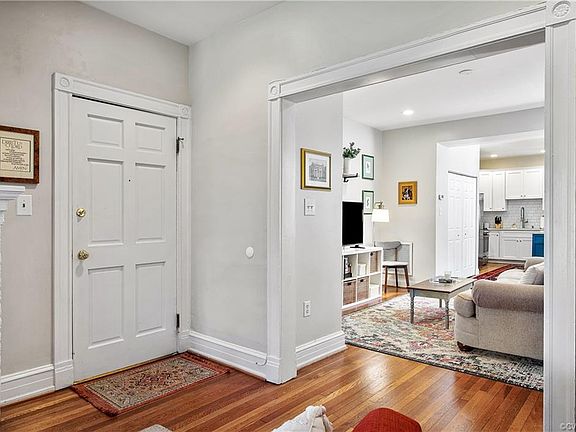 4th image of 2400 Lakeview Ave #U5