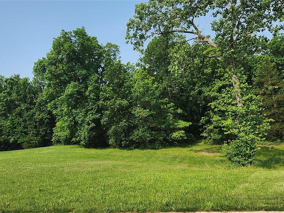 2nd image of 10 Shilling Oaks Dr