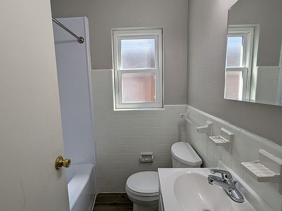 5th image of 4052 Tholozan Ave