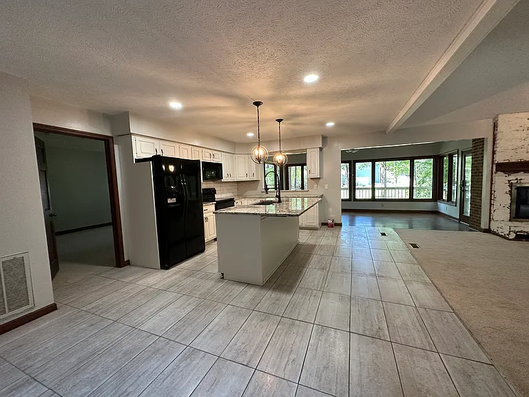 5055 Bluebird Dr — Photo 3